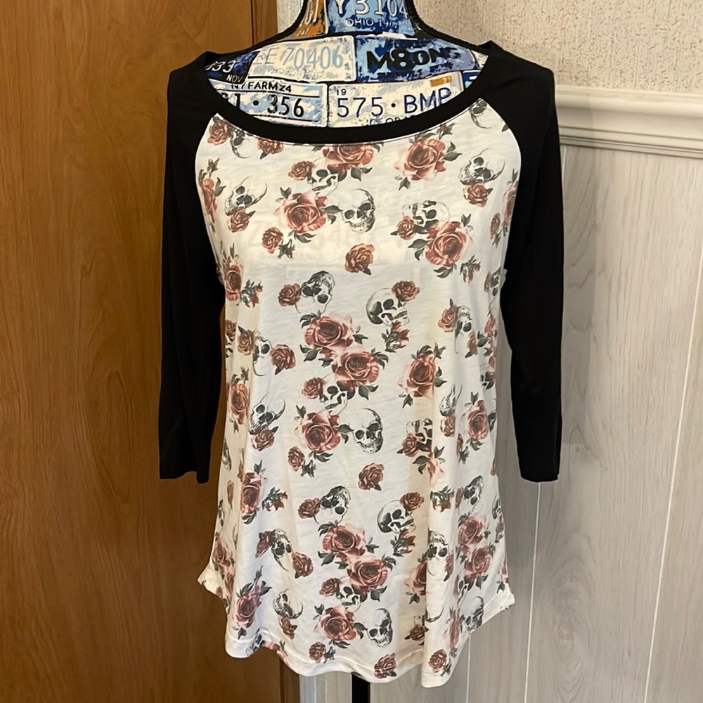 Torrid classic fit 3/4 sleeve tee